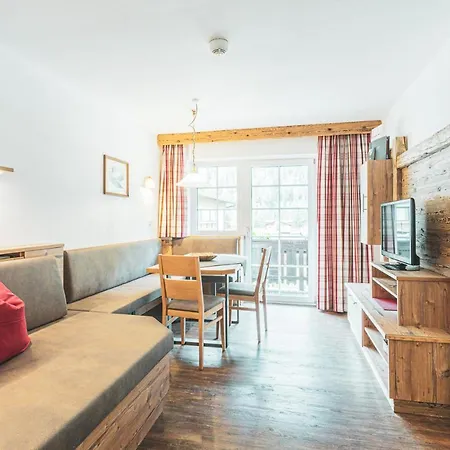 Gutshof - Urlaubsresort Hafele Appartement *